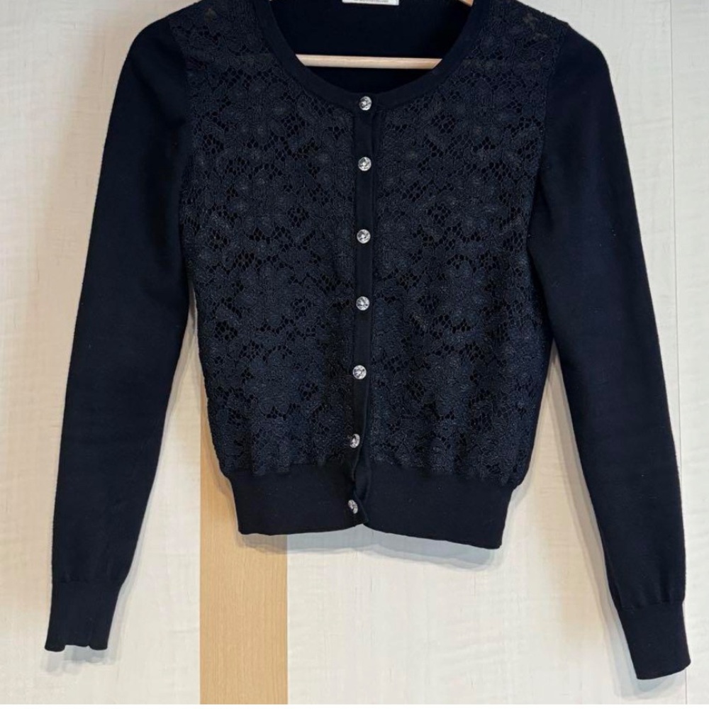 August Silk size S cardigan
